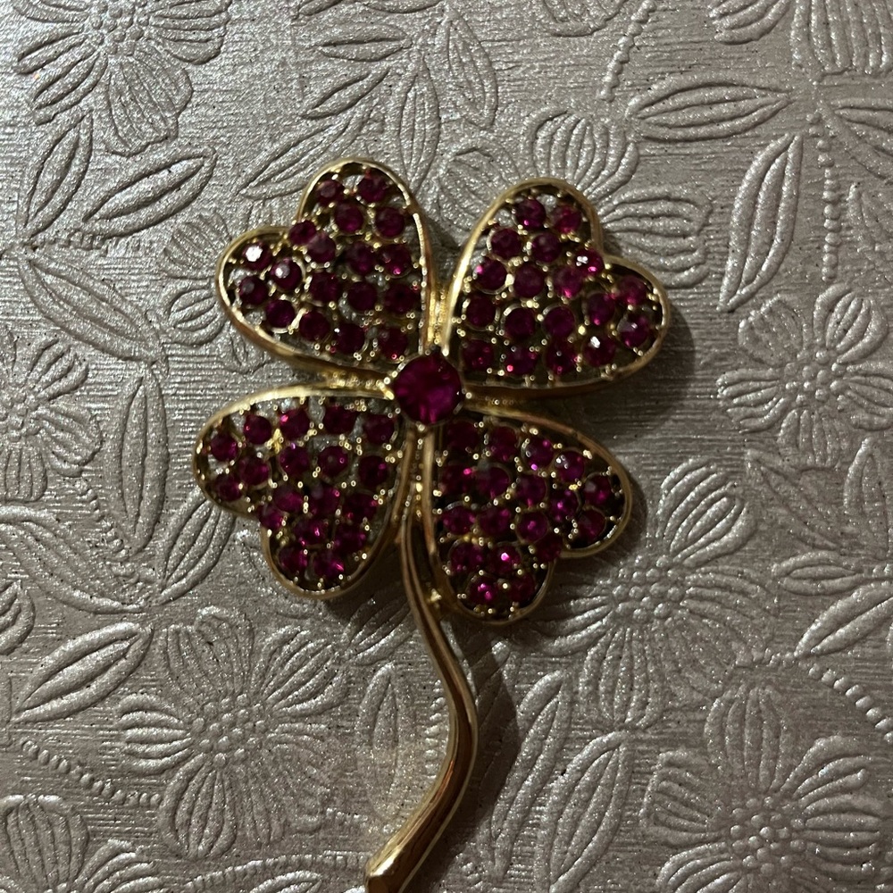 Vintage Sarah Coventry four leaf clover pin
